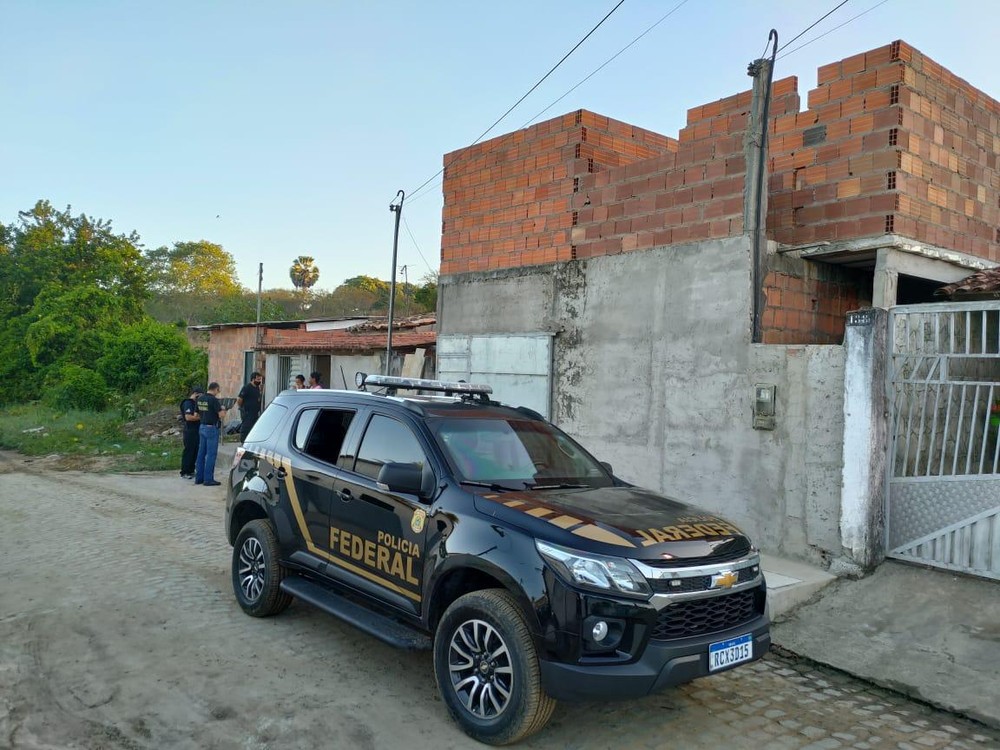 Operação da Polícia Federal contra fraudes no Auxílio Emergencial cumpre mandados em Rondônia e em mais sete estados