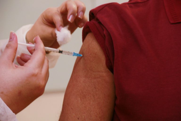 Saúde No Dia Nacional da Imunização, ação que contribui para prevenir doenças e salvar vidas é destaque
